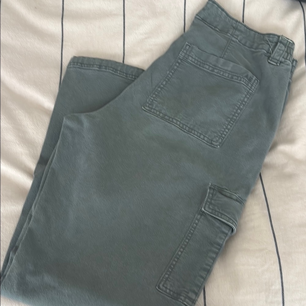 American Eagle Green Cargo Pants - Picture 3 of 5